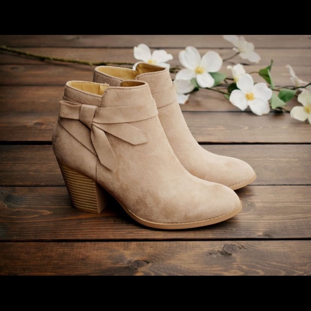 Elegant Side bow stacked heel Bootie - Picture 4 of 7
